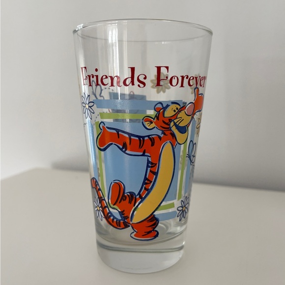 Winnie the Pooh Tigger Vintage Tall Glass - Picture 1 of 6